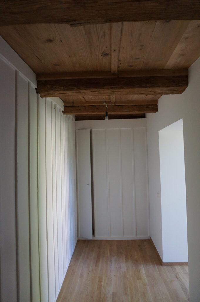 Konstanz: Modernisierter Flur historisches Wohnhaus