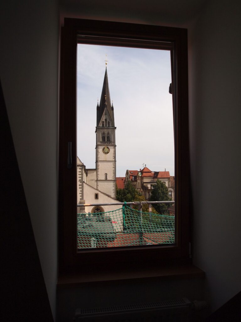 Sanierung Altbauhaus mit Blick zur Stephanskirche